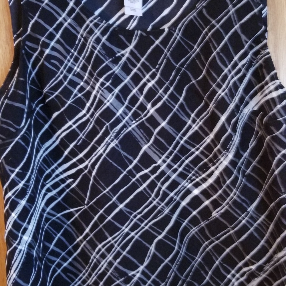 Buisness Casual Patterned sleaveless blouse
